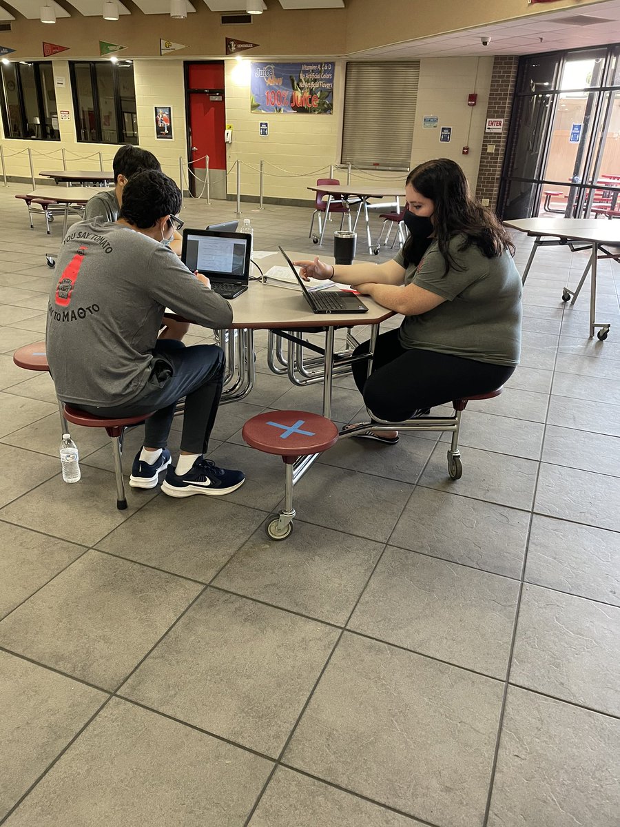 hoxteach's tweet photo. First VBHS Mu Alpha Theta virtual competition!  #mao2021 https://t.co/WNr3xYlNly