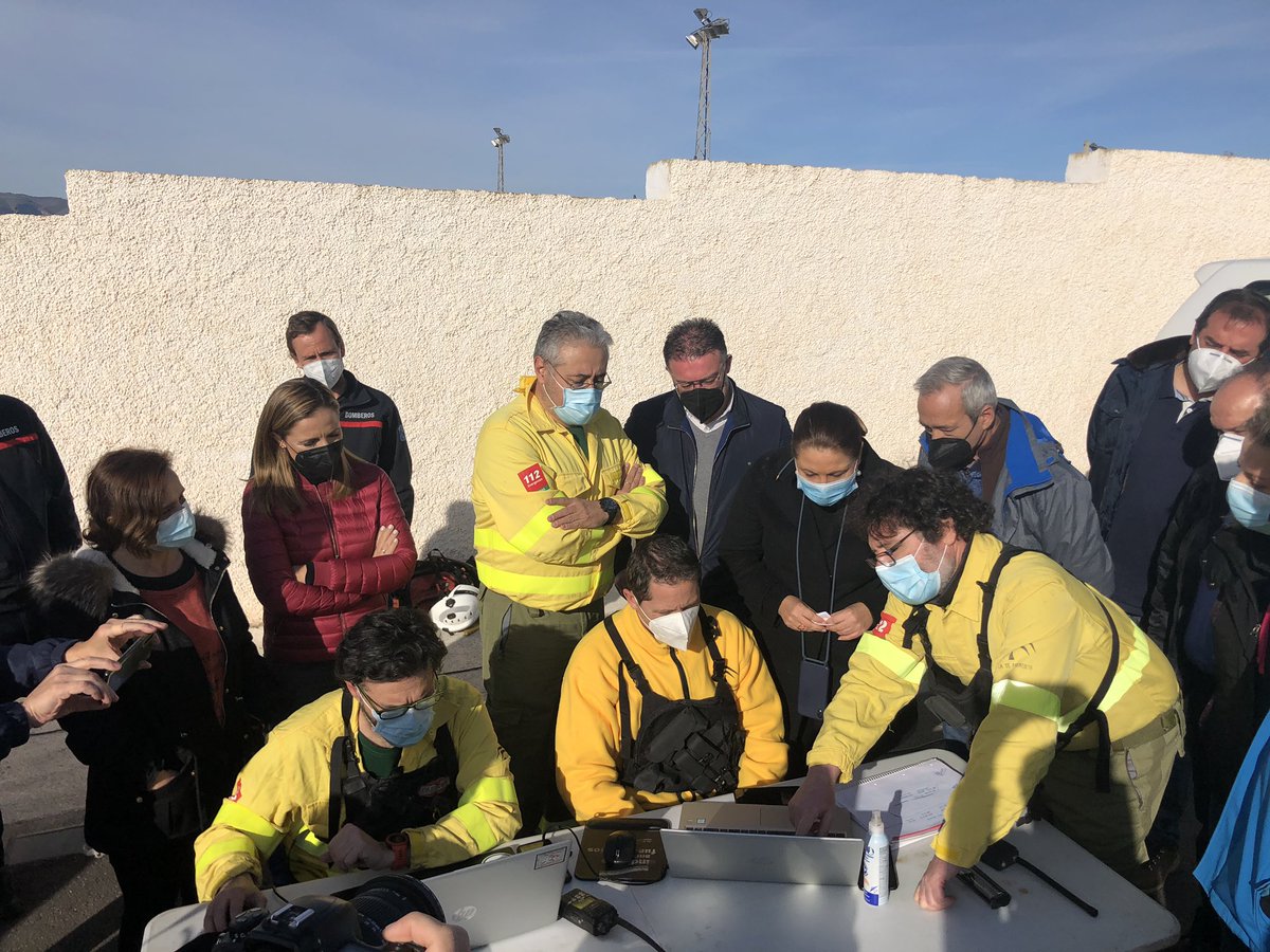 CarmenCrespoPP's tweet photo. Buenas noticias desde #IFBerja tras un día de intenso trabajo por parte de los profesionales que han compuesto el operativo del @Plan_INFOCA en breve la dirección del #COP dará por ESTABILIZADO el incendio. Gracias por el esfuerzo, profesionalidad y entrega https://t.co/WDAsKHN6rP