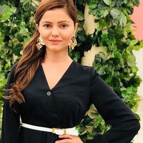 paga11m's tweet photo. whose speech or answer was acceptable or valid today ?? 

#RahulVaidya 🔁 Retweet
#RubinaDialik  ❤️ like 
#WeekendKaVaar 

#BiggBoss14 #AudienceWantsJBBack #BB14OnVoot #RahulIsTheBoss #BBTrendMasterRubinaDilaik #BB14 
#BB14LiveFeeds #rahul #BiggBoss https://t.co/G1m7zTu68k