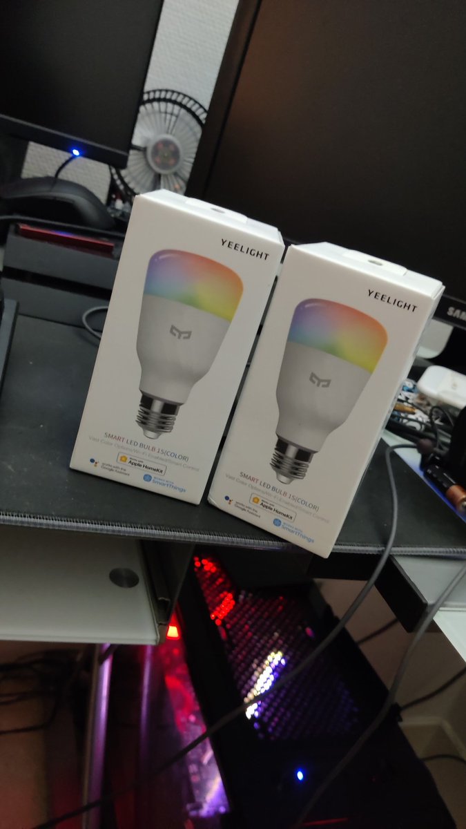 InitSys_'s tweet photo. Hey ! Colis bien reçu ! Encore un grand merci à @Camille_Cqb &amp; @4Mantis ❤️
Plus qu'à installer tout ça ! https://t.co/5IoHb1dQXA