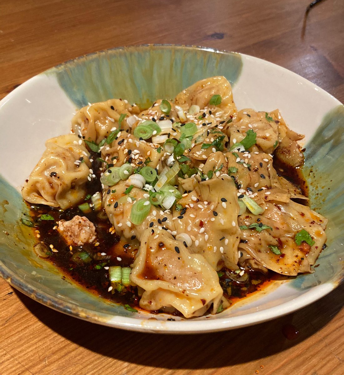 Rocketgal's tweet photo. Oh my god get on @kwanghi_’s meal kits. These dumplings were unreasonably good, though I did feel guilty chopping up such nice prawns.   Check them out @mealkitsbykwan1, @chanchansauce and @BowlsD1 https://t.co/COgo8jHyiS