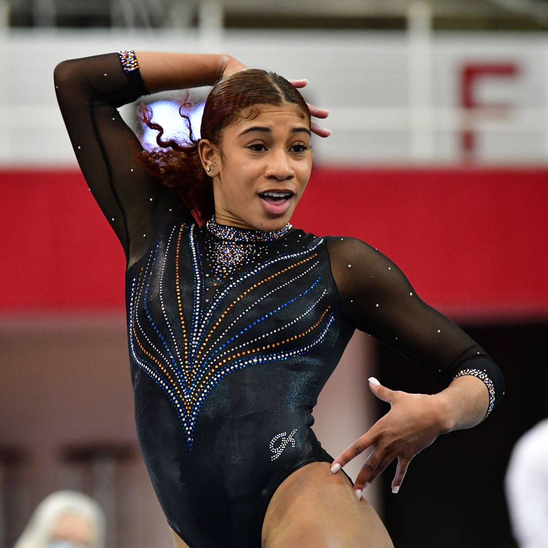 GatorsGym's tweet photo. Photo gallery from Friday's win at Arkansas
➡️ https://t.co/A84Gd6X8OA
Thanks to @JamesWaltonIV for 📷!
#GoGators
#4Action https://t.co/bfV4U3zgVz