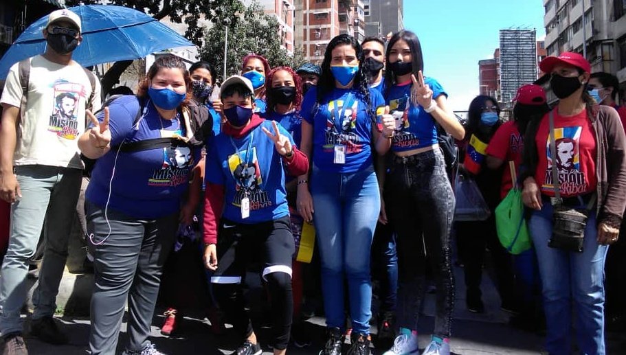 DhelizAlvarez's tweet photo. #MisiónRibas está en la calle conmemorando los 63 años de la insurrección popular y en respaldo a nuestro presidente obrero @NicolasMaduro
#23ETriunfoDelPueblo
@psuvaristobulo https://t.co/SyFRAgtdJv