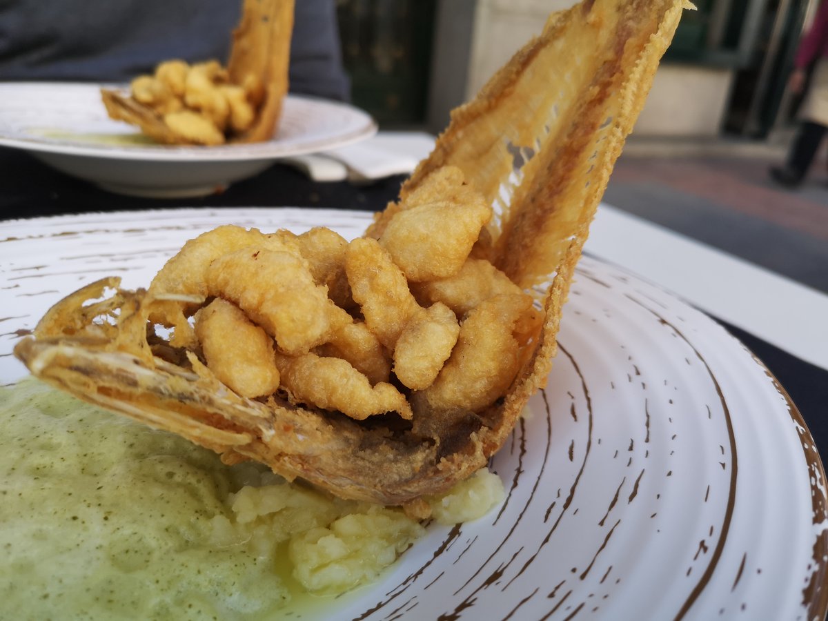 El gallo también se conoce como "Rodaballo de cristal" y es que su tonalidad trasparente lo hace un ejemplar único para la gastronomía 🐟🐟