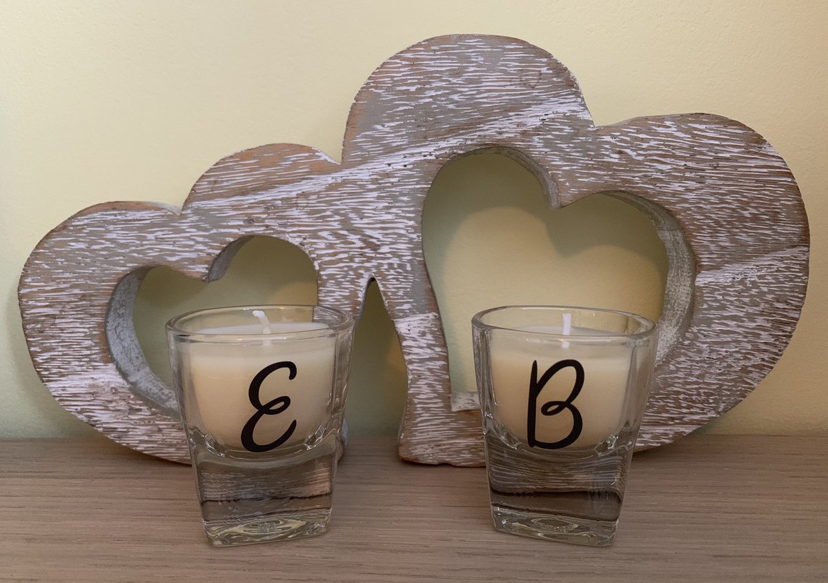 HMakes2's tweet image. I’m loving the outcomes of these shots/candles! First batch of orders ready to go! 💕