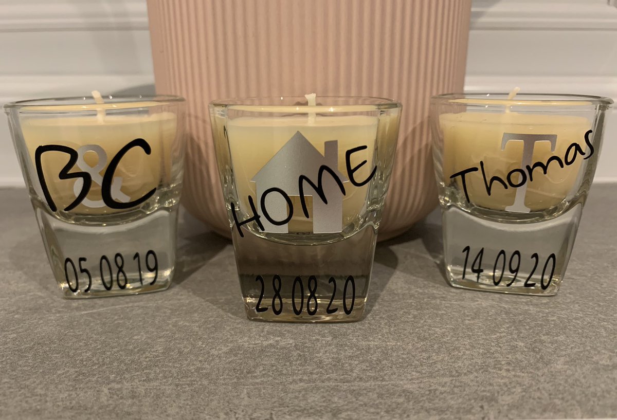 HMakes2's tweet image. I’m loving the outcomes of these shots/candles! First batch of orders ready to go! 💕