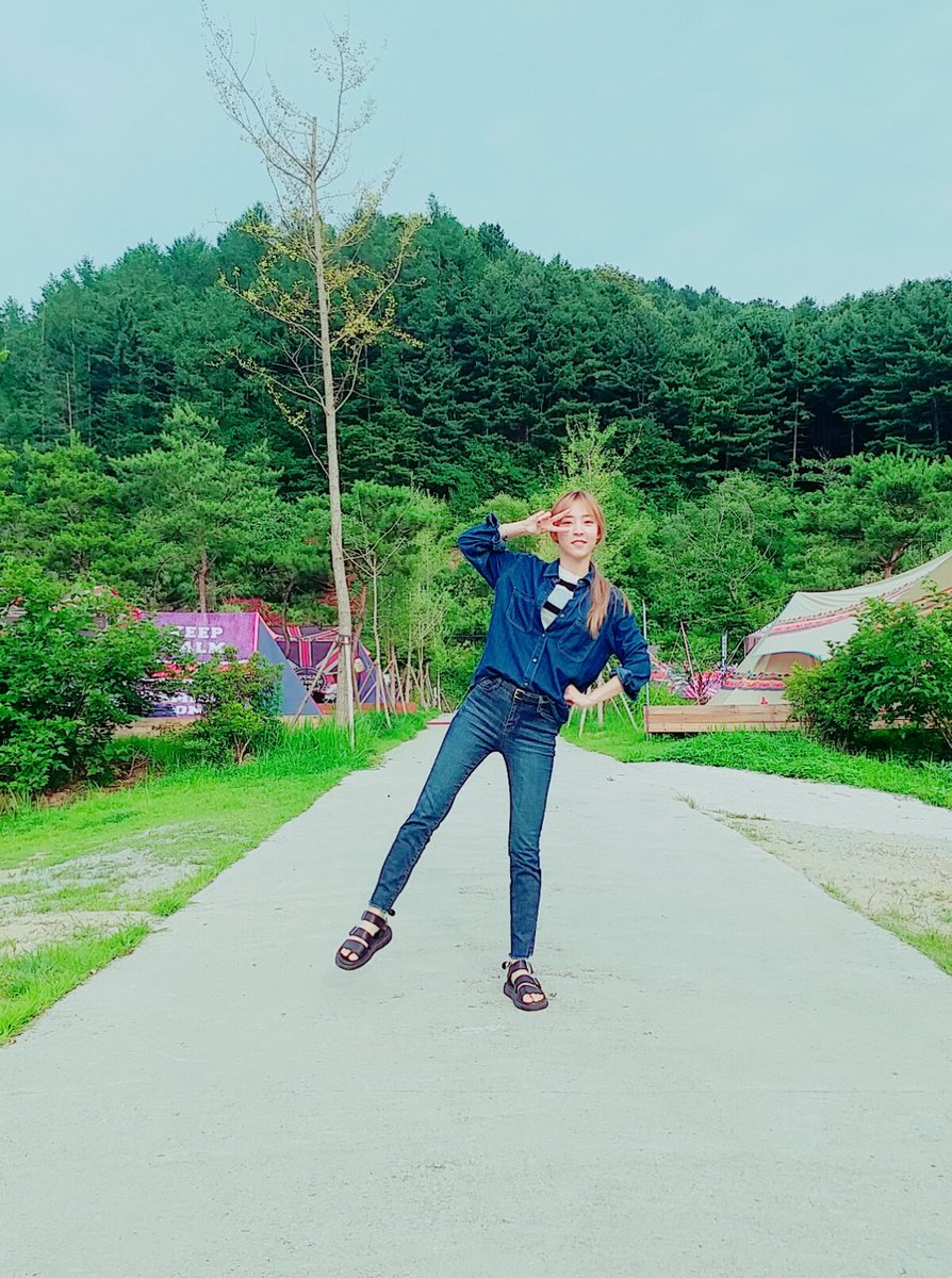 V4LKRY_twt's tweet photo. Evie se perdió tantito en camino al #MONSTRUITASDB pues tal parece que Google maps le dio mal la ubicación, o tal vez ella es mala conductora. 
Lo descubriremos mientras emprende nuevamente la aventura hacia el #HIGHDLEDB pues si o si va a llegar a ver su presentación. https://t.co/eQ8YyV7ToB