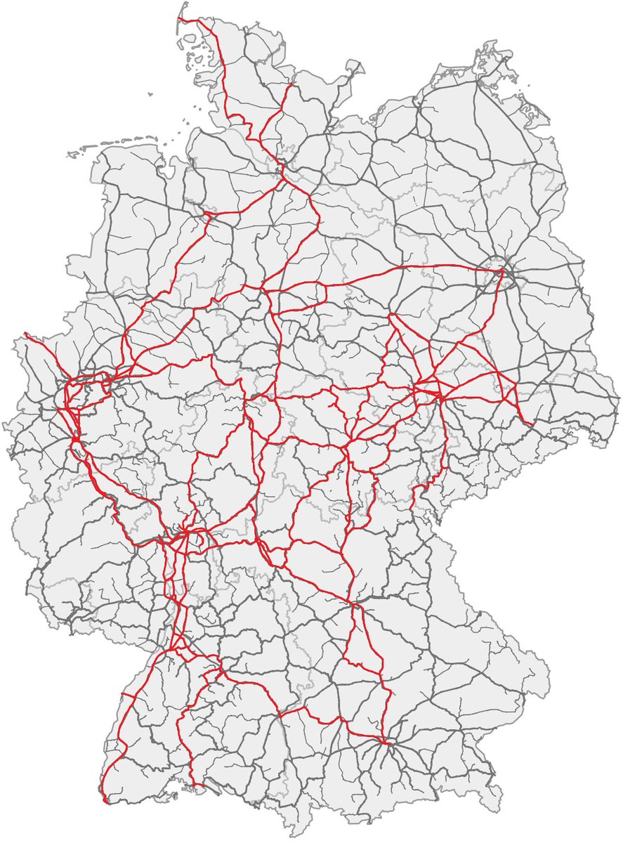 detraxLIVE's tweet photo. Mir war gerade mal etwas langweilig und ich hab mir ne Deutschlandkarte genommen und jede Strecke, die ich jemals befahren habe, rot gezeichnet.
Ich hoffe dass ich nichts vergessen habe.
Man kann aber irgendwie eindeutig erkennen, wo ich herkomme dank des Fotos. 😇🤓 https://t.co/i5F4A6N53M