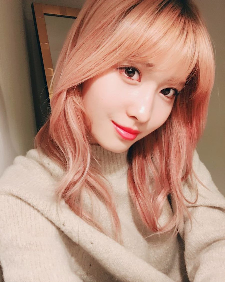 chaotuais's tweet photo. 🍭 5, 4, 3 , 2, 1 ⁺ 𝗢𝗻𝗲 ın a 𝗠𝗶𝗹𝗹𝗶𝗼𝗻! Hello; we are 𝘁𝘄𝗶𝗰𝗲! › ᥱvᥱᥒto.

#ADARIE:  Me puse bonita para asistir al #HIGHDLEDB, lista para ver a las chicas cantando #LATATA_HDDB mucho éxito preciosas. 💞
 Pd: medanasuminnieosoojin? JE. 🤭
#MONSTRUITASDB https://t.co/SuHTbs8soM