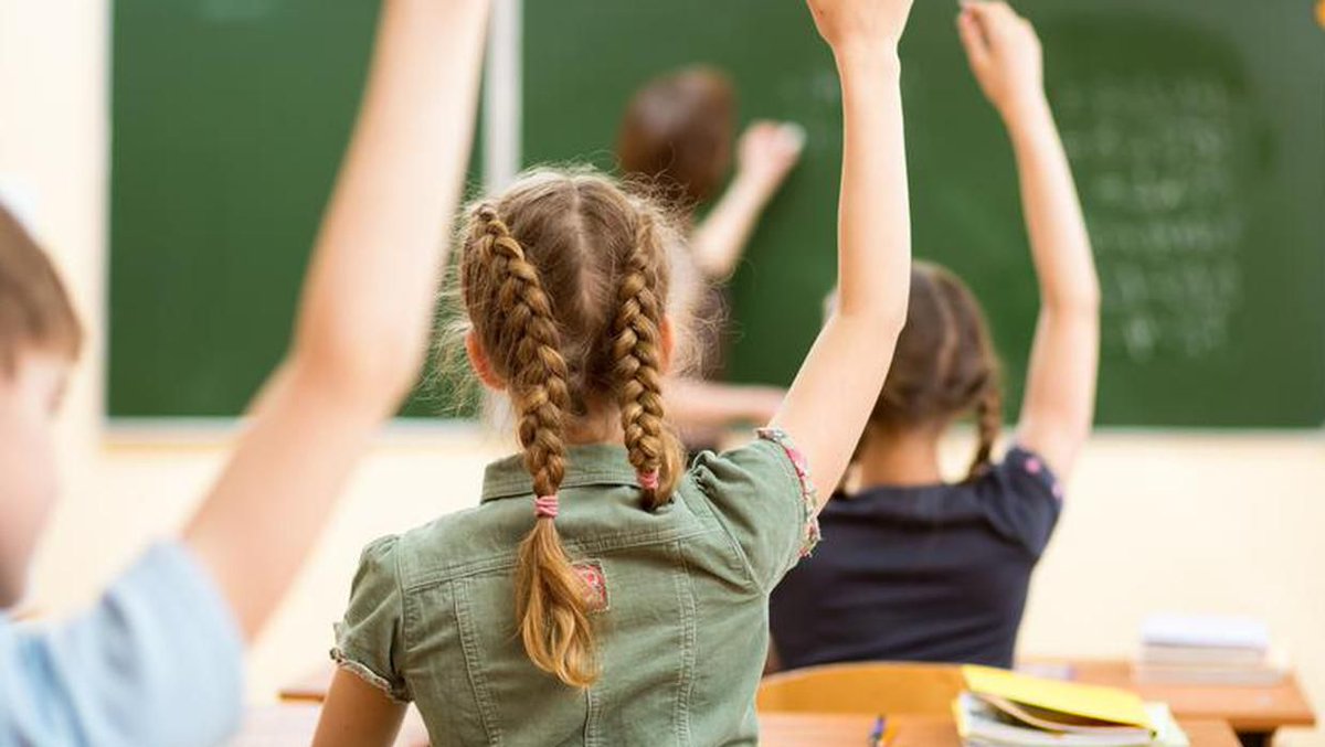 Independent_ie's tweet photo. Micheál Martin: Schools will not fully re-open before St Patrick’s Day as country faces tightening of restrictions https://t.co/wnyQc6fI5C https://t.co/0s21zgk8Va