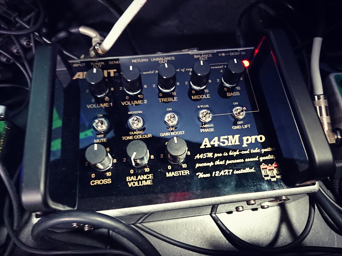 junya_koketsu's tweet photo. 素晴らしい音
時間を忘れてギターを弾いてしまいます
#ALBIT #A45M #A45Mpro
#真空管プリアンプ https://t.co/M4ElKVUQ9W