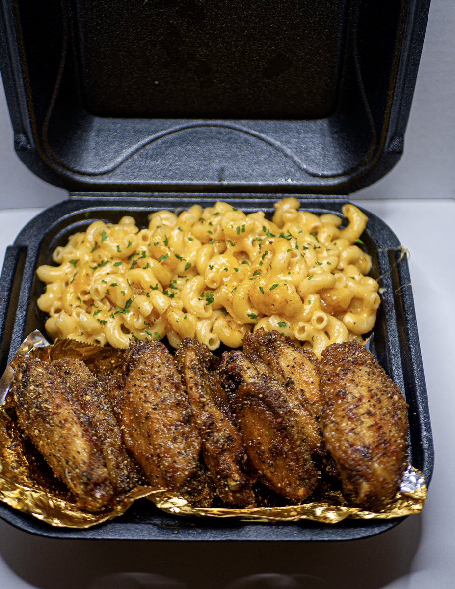 flexeatss's tweet photo. Honey Lemon Pepper all flats with extra Mac 🤤 https://t.co/tbS9njcS2Q