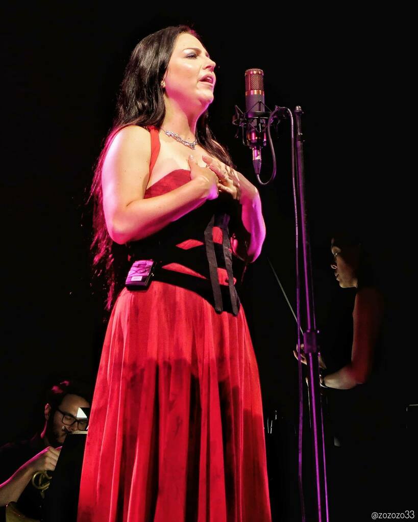 zozozo333's tweet photo. Amy Lee at the @bayoumusiccenter in Houston 10/20/17. @amylee @evanescenceofficial #amylee #concert #concertphotography #evanescence #houston #synthesistour #evfan #music #musicphotography #photography #amyleefans #synthesis #evfan #concertphoto #livemus… https://t.co/EP8AFtNoIM https://t.co/8rvaNfTczw