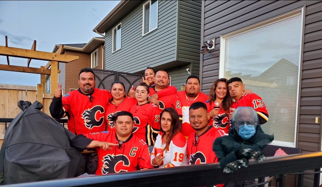 GabyG_1219's tweet photo. #CalgaryFlames #Berniememes #berniechallenge https://t.co/x2gYXTlupW
