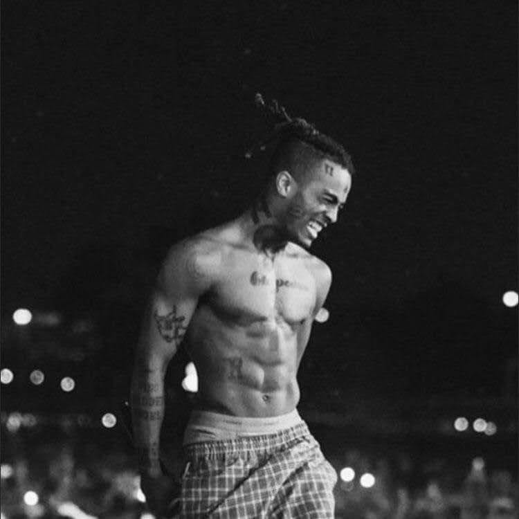 cltrxx's tweet photo. Happy Birthday 🕊️🖤 https://t.co/p1TrMTNlDg