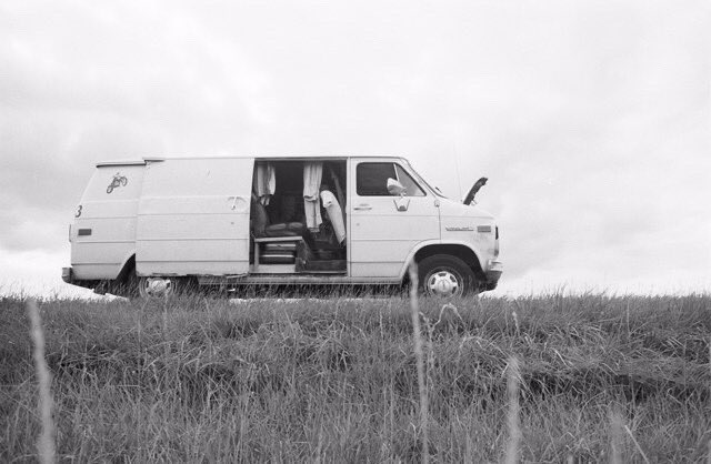punk_vans's tweet photo. From @roaddrake “Giants Chair”.
Photos by Paul Drake, used with permission.
@giantschair
#giantschair #pauldrake #kansascity https://t.co/pZ5AzyCWP5