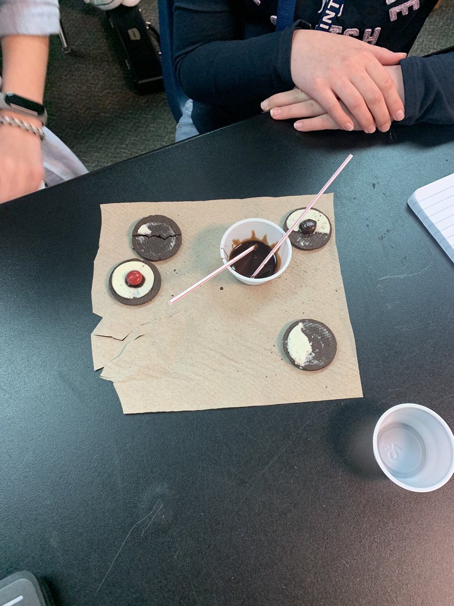 RocknwithHays's tweet photo. Oreo Earth Layers...learning never tasted so good! @CryarCats #challengeaccepted #nyas https://t.co/hmHB3XZtJ9