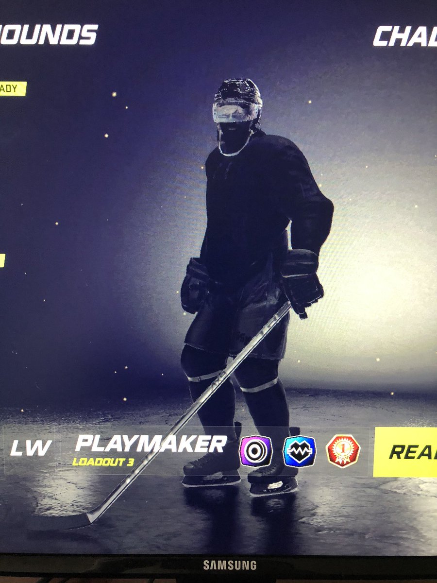 EashlSoo's tweet photo. @TheClapperton @EASPORTSNHL can you explain this glitch? https://t.co/MPWZoF5EQg