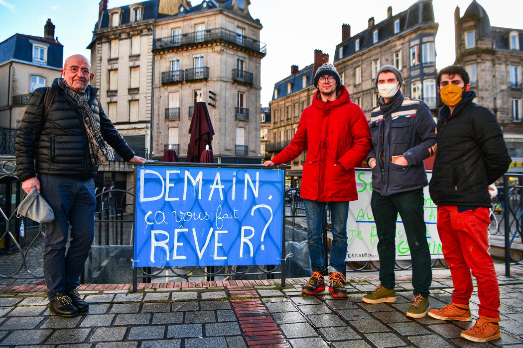 lepopulaire_fr's tweet photo. #Europe Neuf jeunes lancent leur périple écolo et européen à #Limoges @UpForEurope1 :

https://t.co/kUjo8RnZFy https://t.co/K1XXTbIUNM