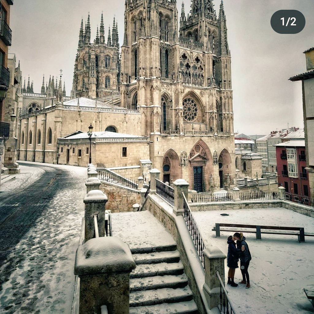 Se busca a esta pareja fotografiada por Juanjo Asensio para darla un merecido premio. 
Hago llamamiento a todo Twitter #Burgos