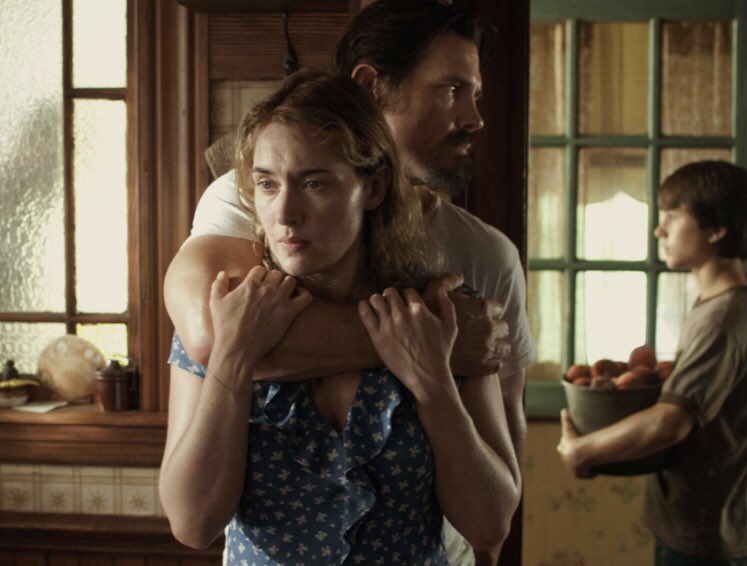 movienightnet's tweet photo. فلم الليلة “Labor day” 
إمراه وابنها المراهق يعرضان المساعدة لشخص محتاج لحسن نواياهم ، ولكن ماذا يحدث عندما يكتشفون ان الشخص الذي ساعداه هو مجرم هارب من السجن 🔪 
⁃سنة إنتاج الفلم : 2013
⁃تقييم : 7 IMDb 
⁃دراما | أكشن | جريمة https://t.co/uVwxEMyCIr