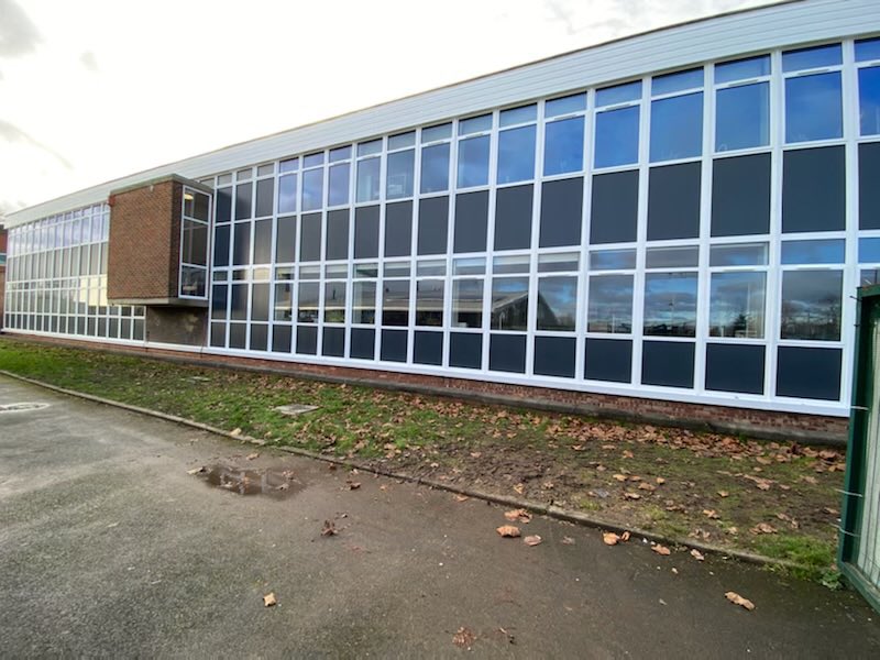 AlimaticAAS's tweet photo. Another quality installation of aluminium windows and doors by Alimatic at a school in #Enfield . Using the @TechnalUK dual frame 75 and Their ST11 door system @CABaluminium  #aluminium #aluminiumwindows #aluminiumdoors https://t.co/jCmb1iwp9w