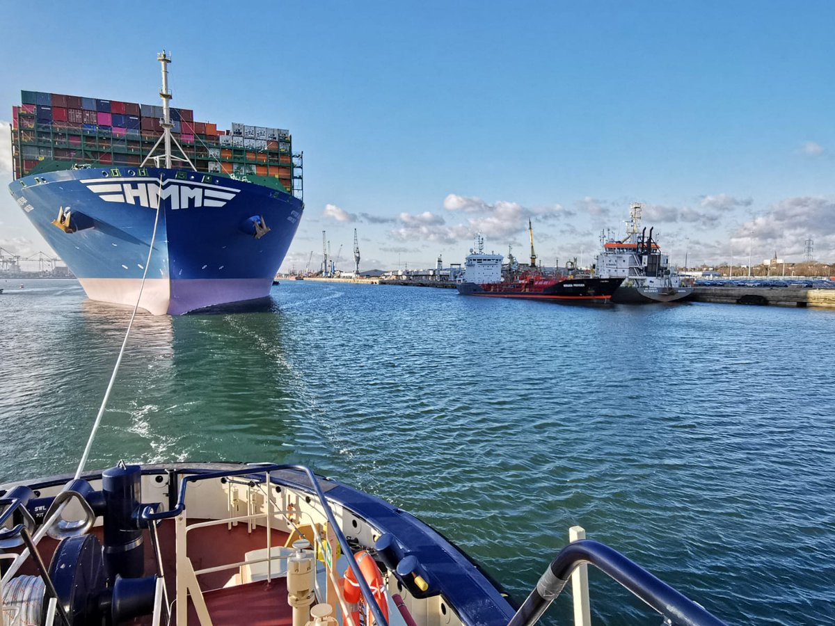HMM Oslo departing today for Le Havre. One of the world's largest containerships. Certainly looks large compared to the small bunker tanker. Nice day to get the go pro out.