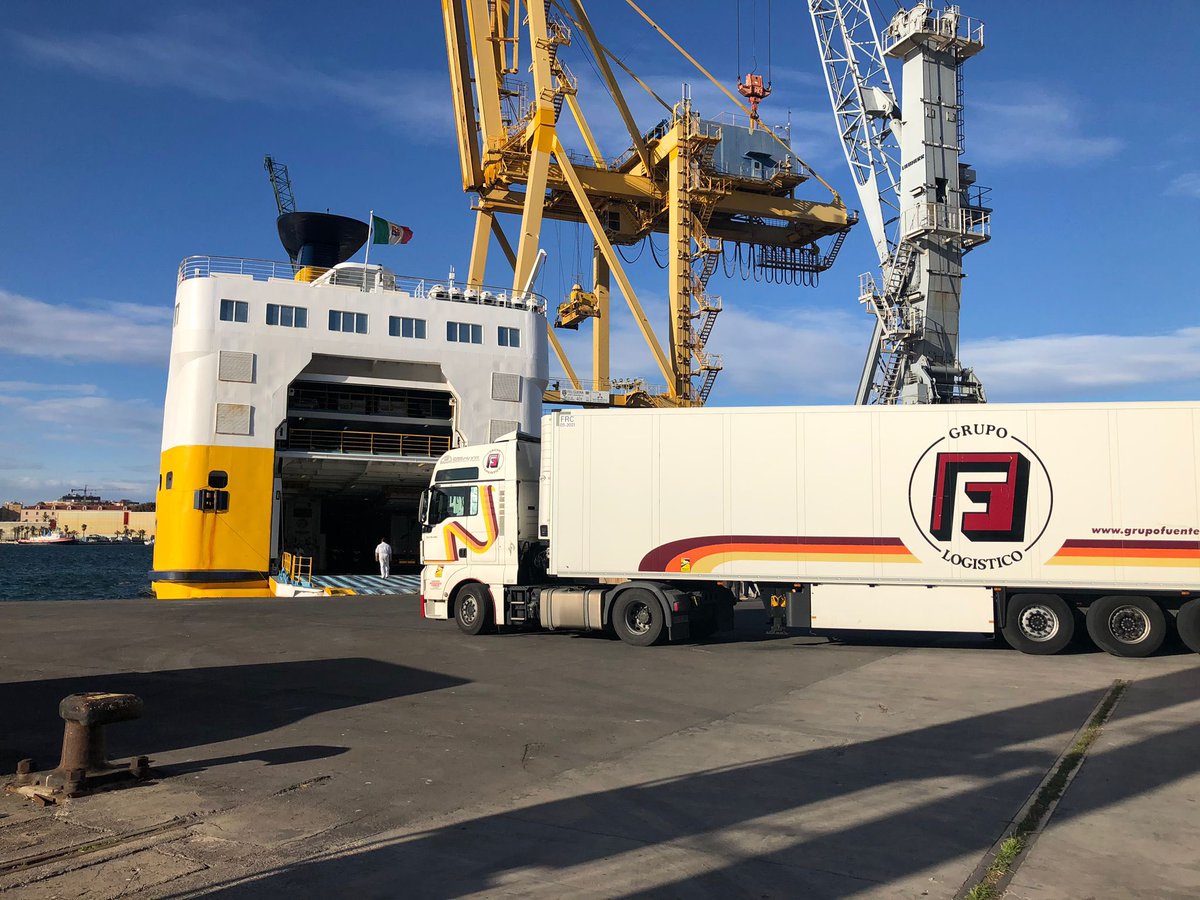 PuertodeCtg's tweet photo. La línea⛴ para 🚛 🚛 vuelve a partir rumbo a Toulon🇫🇷 al completo.

@PrimafrioSL @Caliche_Grupo @grupo_fuentes @XPOLogistics_Es @ElPozoAlimenta @transp_elmosca #RuizYValero @Padilla_Doors #Suditrans #SerfiTrucks confían en el #PuertoDeCartagena para la salida de sus mercancías💪🏻 https://t.co/HUo5Iw3zLI