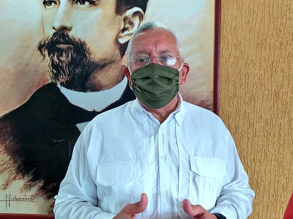 ISP_Bolivar's tweet photo. Presidente del #Ispeb Dr. Franklin Franchi hace el llamado a la población a tomar las medidas de prevención contra el Coronavirus, recordando que la mejor vacuna, el mejor medicamento es la prevención.
@NicolasMaduro @GobJustoNoguera @MinSaludVE @AlvaradoC_Salud https://t.co/0nYfD9kj4i
