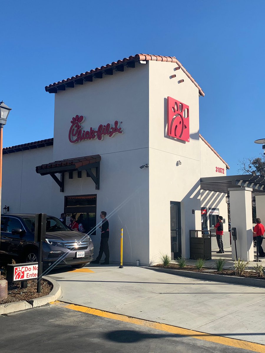 Cfasocal's tweet photo. We are very excited to announce that our newest location in San Juan Capistrano is now open! Congratulations to Chris and his family! We are so grateful to have them as a part of our Chick-fil-A SoCal family.  Stop by today and order your favorite Chick-fil-A items. ❤️
#cfasocal https://t.co/SREsyrbZlH