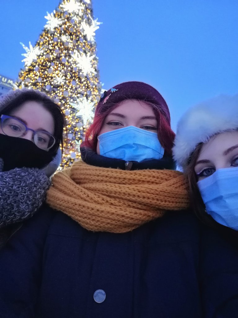 pirozhoknax's tweet photo. После изоляции наконец смогла хоть немного прогуляться ~
Зацените стрелки @kendlandmur ✨ https://t.co/4pwWMS1aTH