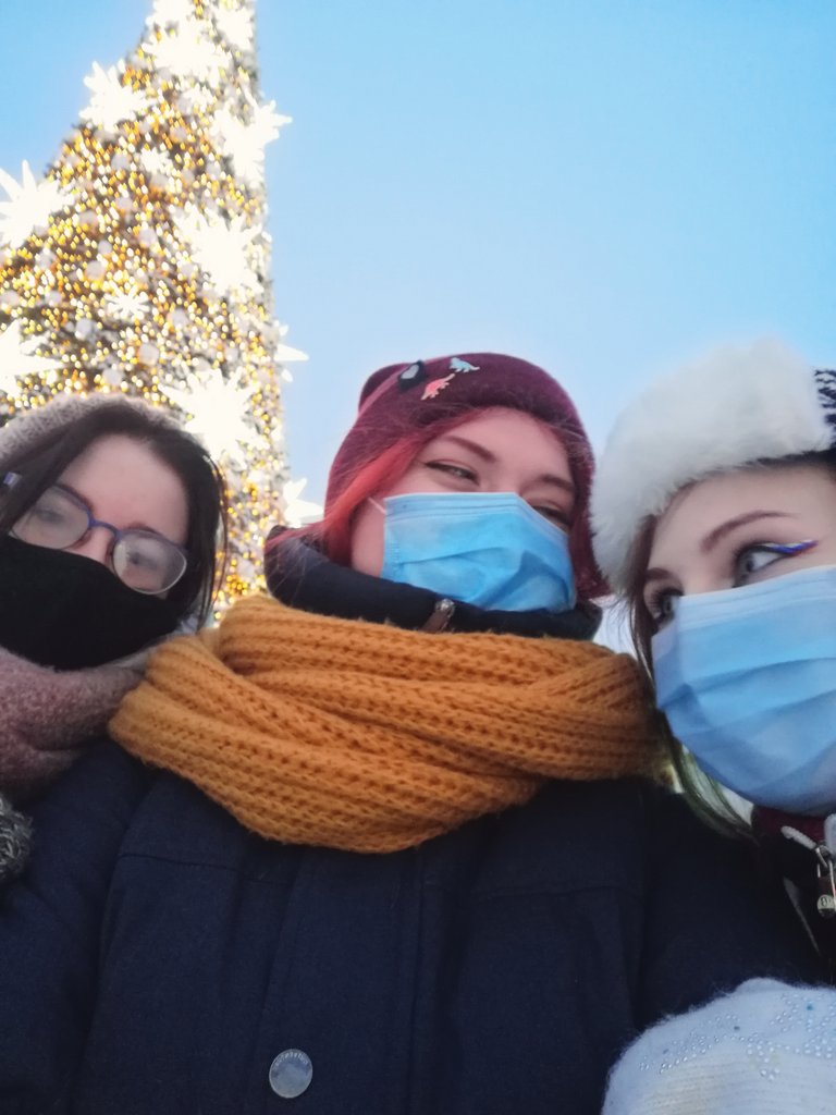 pirozhoknax's tweet photo. После изоляции наконец смогла хоть немного прогуляться ~
Зацените стрелки @kendlandmur ✨ https://t.co/4pwWMS1aTH