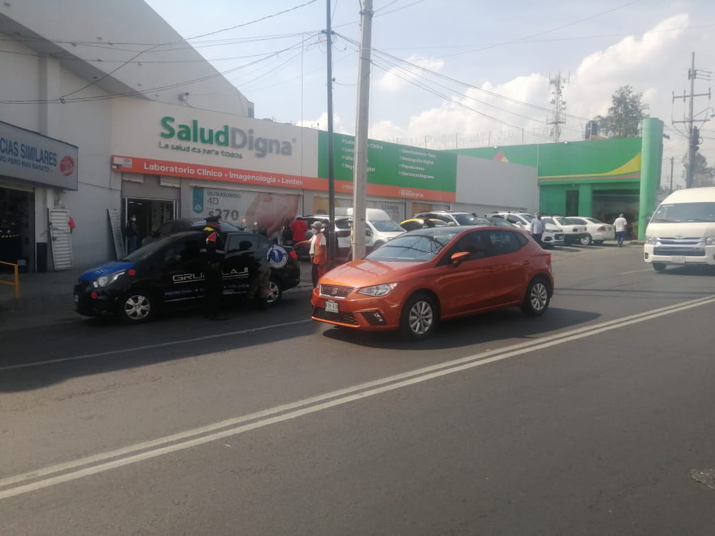 EnlaceTAguilas's tweet photo. #ahorita en Calzdelas Águilas @ColPuenteCAOB agradecemos apoyo de @OVIALCDMX #JefeHalcon #KHRONOS5 #DIAZSANANGEL Liberando movilidad  y con dispositivo para evitar el estacionamiento prohibido 🎖 @En_LasAguilas @LomaAguilassur @rodeleonm @VillaVerdunAO @PORLASAGUILAS https://t.co/rMNX50JVx3
