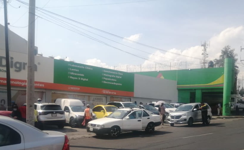 EnlaceTAguilas's tweet photo. #ahorita en Calzdelas Águilas @ColPuenteCAOB agradecemos apoyo de @OVIALCDMX #JefeHalcon #KHRONOS5 #DIAZSANANGEL Liberando movilidad  y con dispositivo para evitar el estacionamiento prohibido 🎖 @En_LasAguilas @LomaAguilassur @rodeleonm @VillaVerdunAO @PORLASAGUILAS https://t.co/rMNX50JVx3