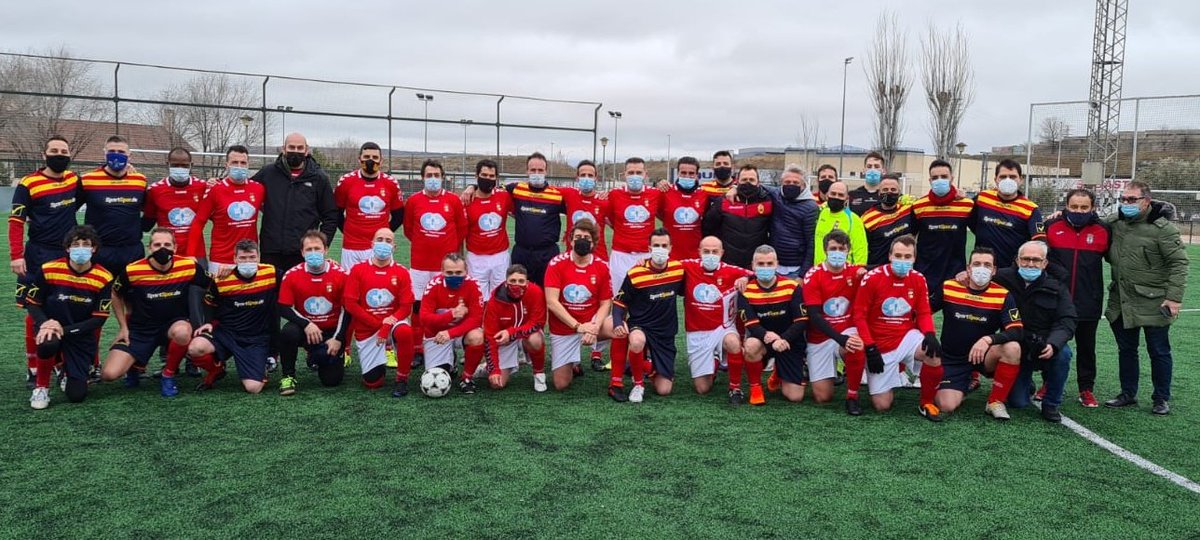 rsda_oficial's tweet photo. RSDA➕ | En un nuevo encuentro, los #VeteranosRSDA 🇮🇩 vencen 2️⃣-4️⃣ a los #VereranosLoeches con goles rojillos de Turu (2) y Sierra (2).
🤝 Agradecemos al #Loeches su amabilidad. https://t.co/CZxC6yddpe