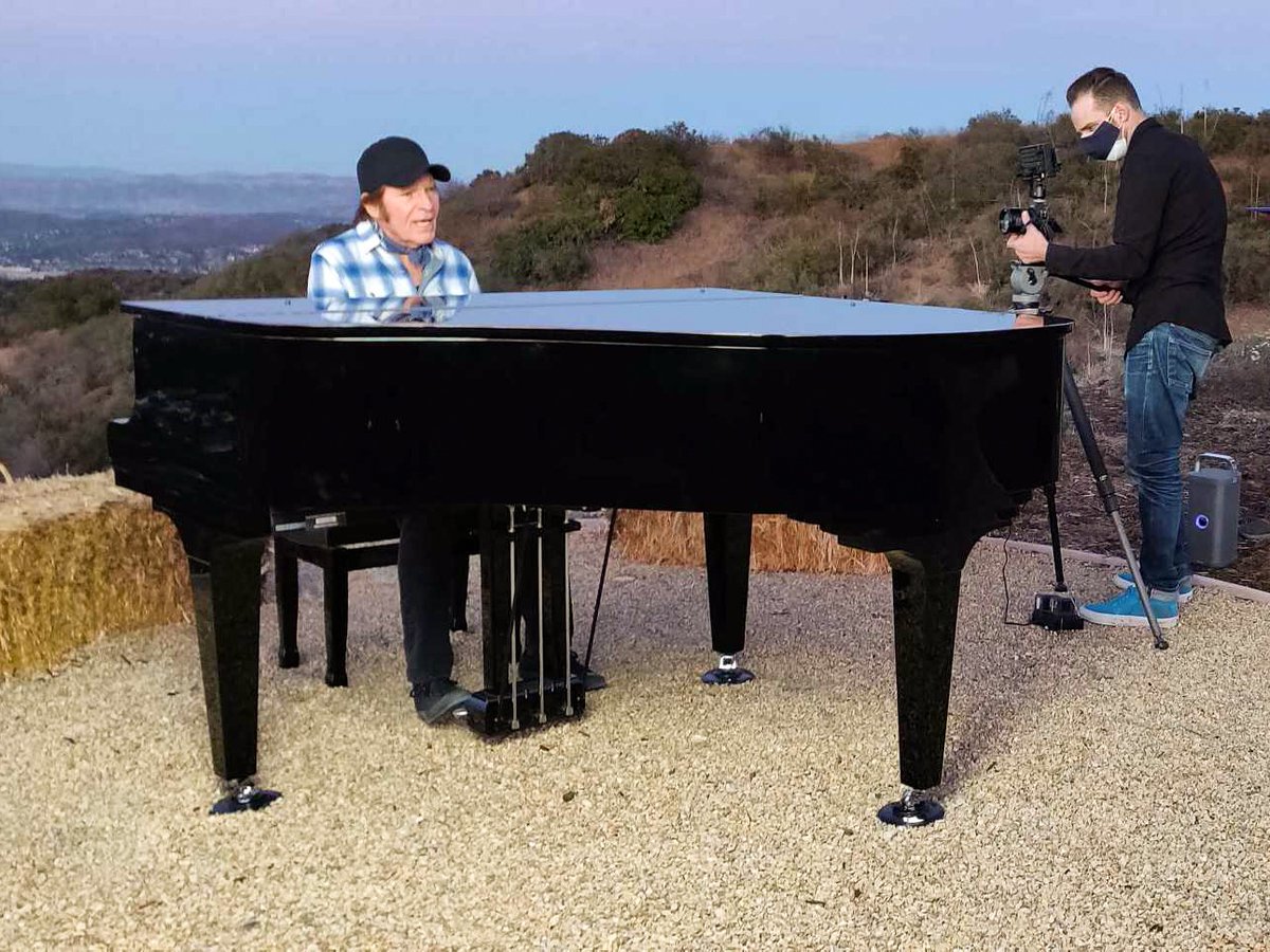 Filming <a href="/John_Fogerty/">John Fogerty</a> “Weeping In The Promised Land” music video 🎹🎥