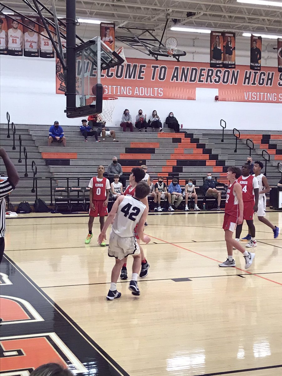 ebamberAHS's tweet photo. 8 Blue vs Kings @nagelathletics https://t.co/CTxsP2jAUR