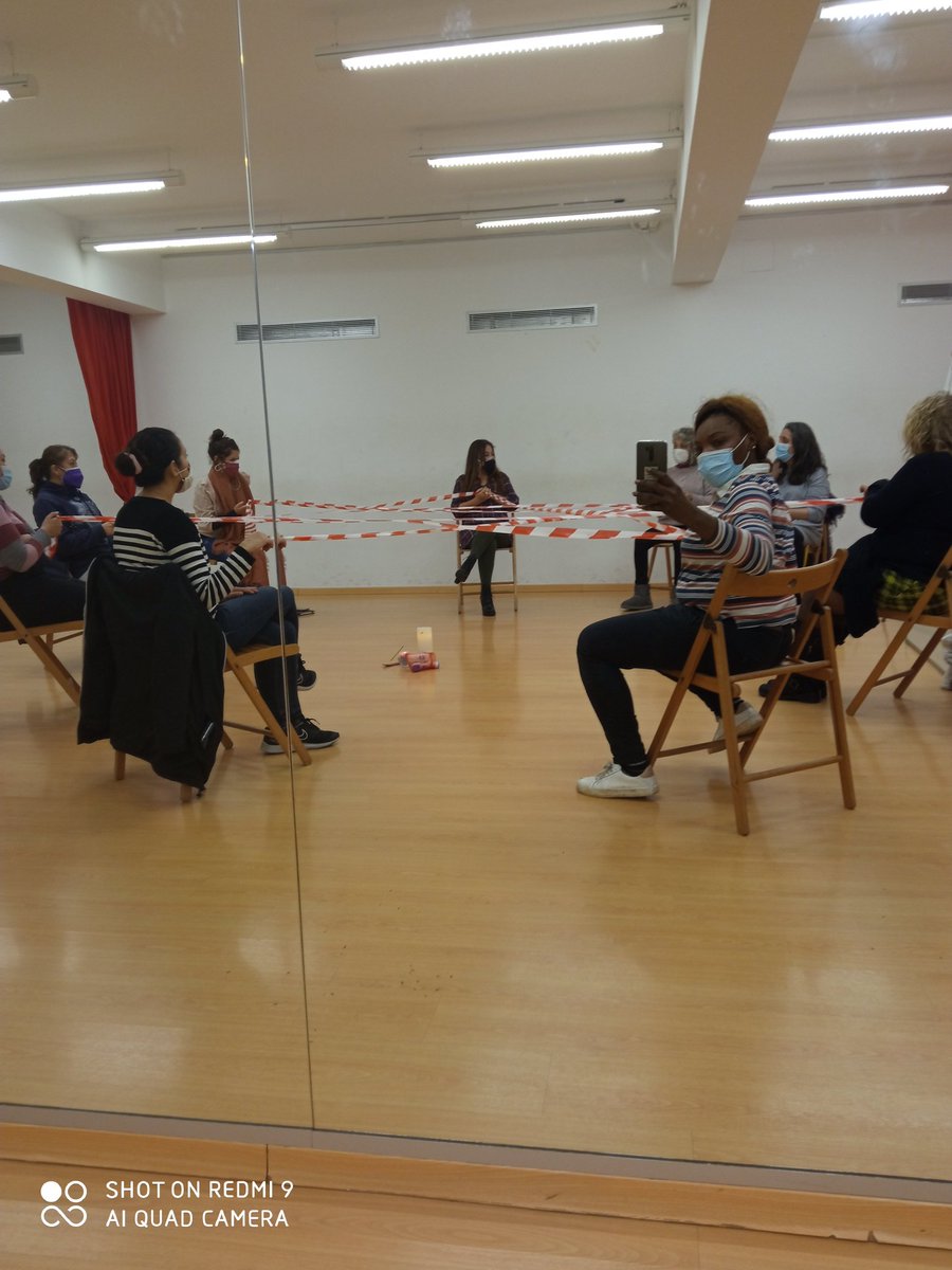 Som del Barri tweet media