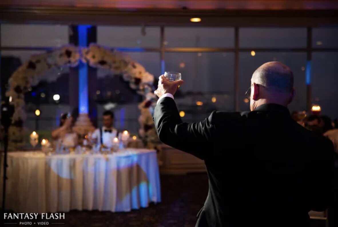 Glen Island Harbour Club is the ideal venue to allow your guests the ability to socially distance, while still providing a beautiful romantic ambiance for your special day! 
Photography: Fantasy Flash Studios
#westchesterweddings #westchesterweddingvenue #nybride #weddingvenueny