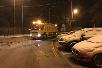 Gritters spread the salt at different rates to ensure efficient usage. Gritters covering 3-lane motorways will dispense at a greater spread rate than on rural roads, also depending on how severe the forecast is. Spread rates vary between 10 to 40g/m2 depending on travel speed