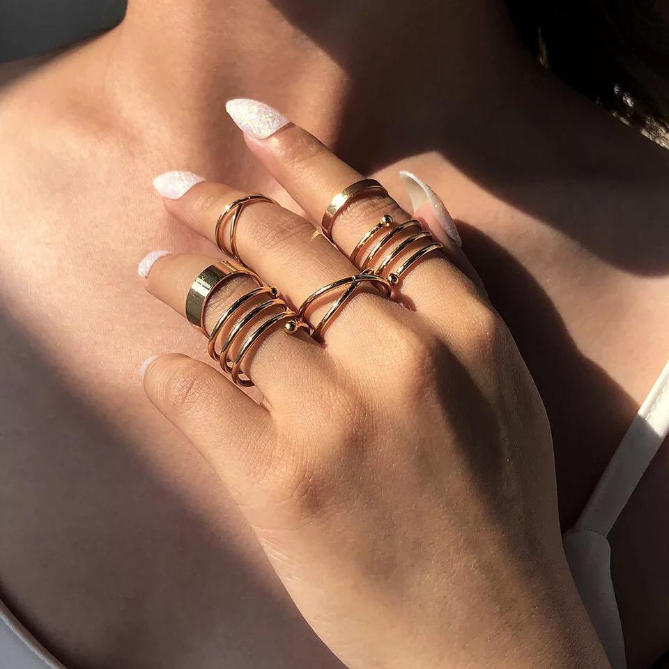 Knuckle rings. Set of 6PRICE: 2000Available in gold & silver. Kindly retweet.