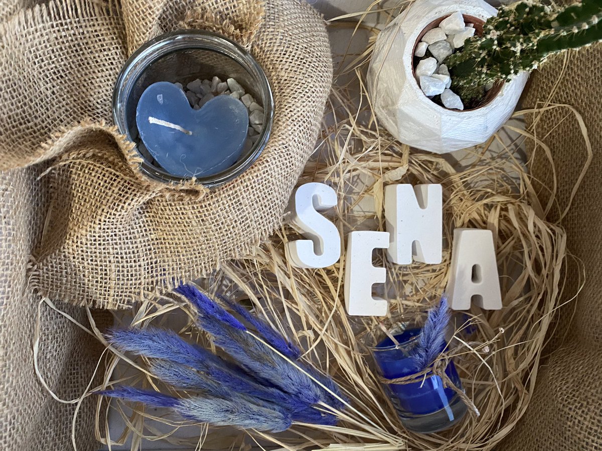 Kişiye özel hazırladığımız doğum günü hediye kutusu satışta 💙
#sevgililergünühediyesi #sevgililergünü #kutuluhediye #hediyekutusu #hediyenealsam #hediye #çiçeksepeti #isimlihediye #doğumgünü #doğumgünühediyesi #keşfetteyim #followers #followforfollowback
