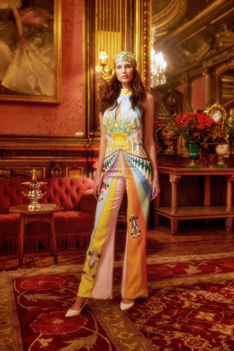 Favourite looks from Casablanca Fall 2021 

complete 60s/70s fantasy ✨🔮💚