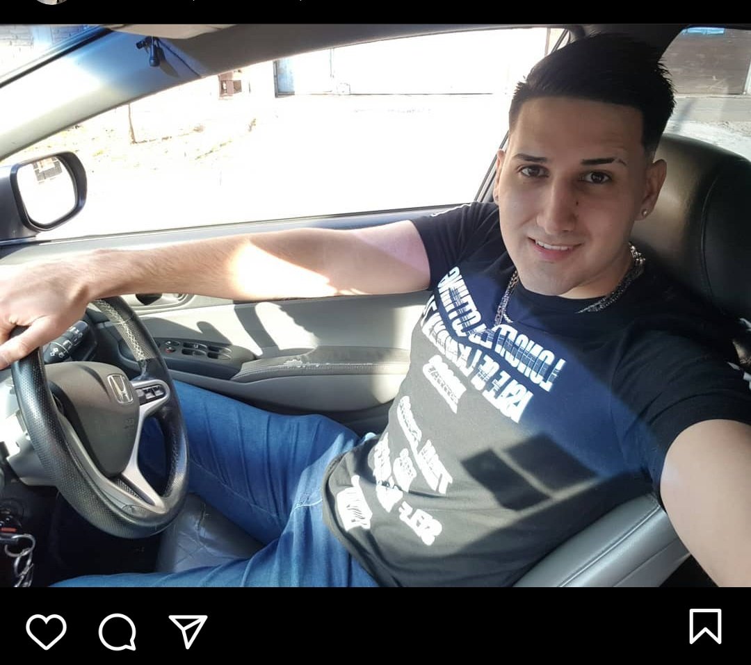 Engana2H's tweet photo. Quieren ver a Gastón? Le gusta mucho que le hagan pete, sea quien sea 😅 https://t.co/ihdoSkDcLk