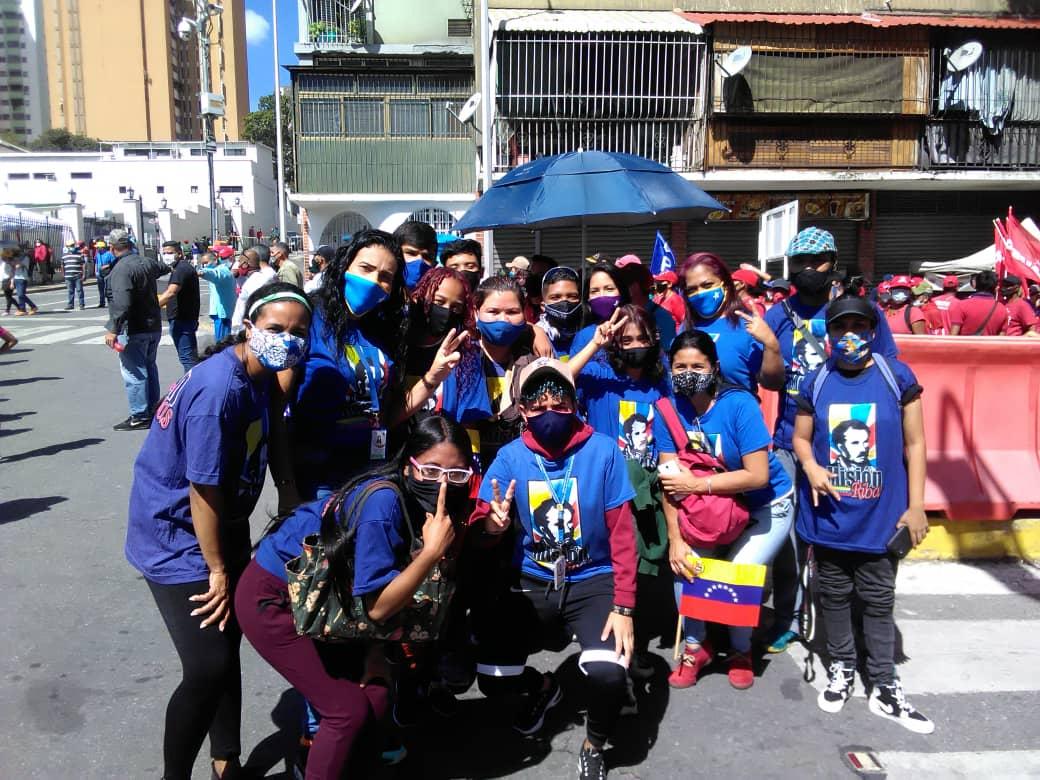 SCMisionRibas's tweet photo. Desde los Mov Sociales de la #MisiónRibas nos movilizamos en conmemoración a los 63 Años de la rebelión popular del #23Ene en donde hoy más que nunca reivindicamos el espíritu de lucha Revolucionaria
¡VENCEREMOS!
#23ETriunfóDelPueblo
@NicolasMaduro
@psuvaristobulo
@DhelizAlvarez https://t.co/qluARJBdfT