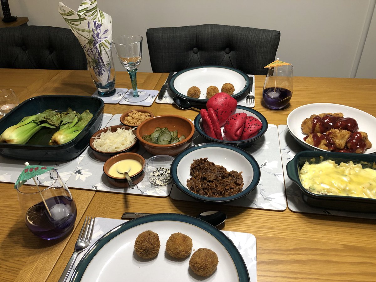 Thanks <a href="/MattGillan/">Matt Gillan</a> &amp; <a href="/ParlourSussex/">Parlour Sussex</a> for dinner tonight, boy the cocktails hit the spot! So stuffed now having a break before pudding!!