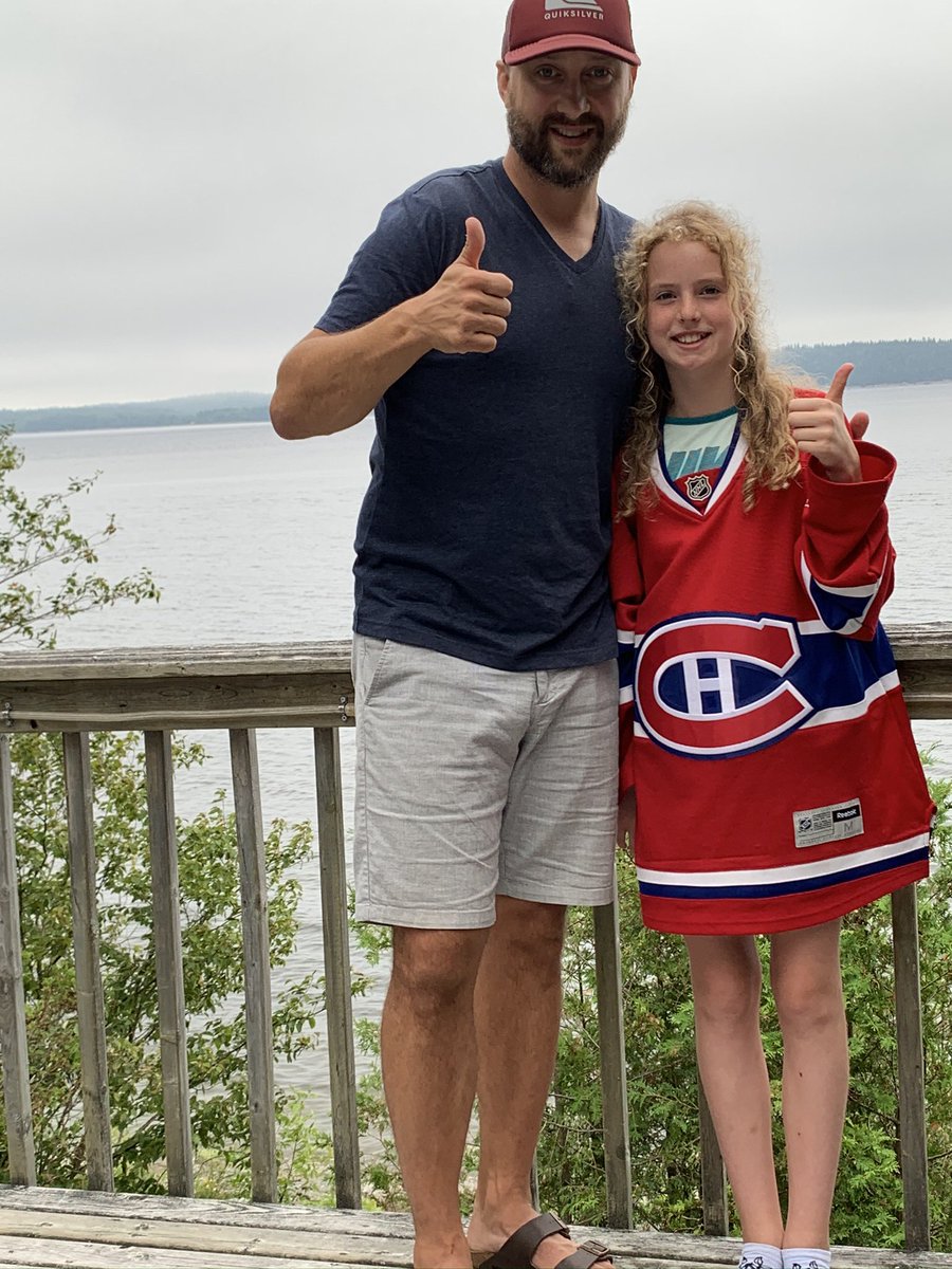 caphawk79's tweet photo. Game day! @CanadiensMTL you added one new young fan this summer. #smartniece https://t.co/esLHjlnh1y