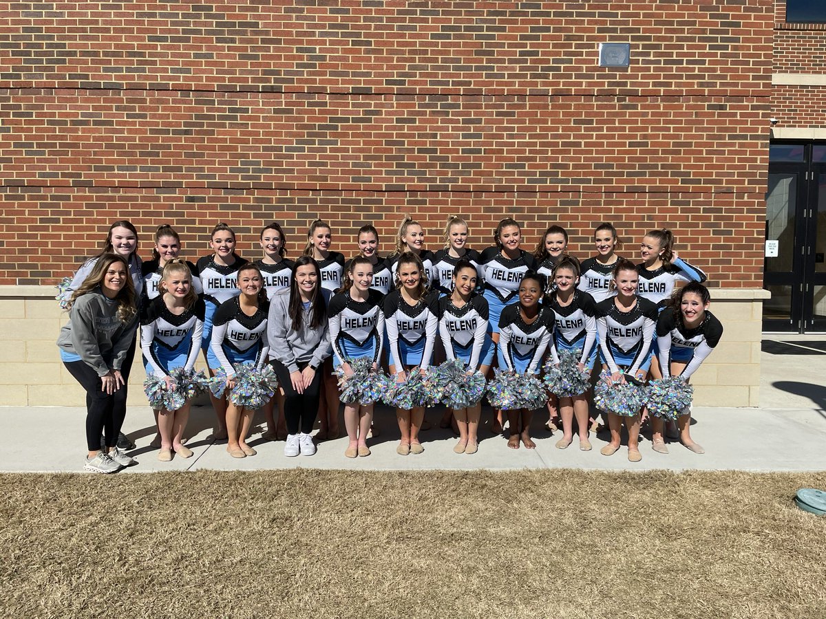 MrsJRuss's tweet photo. 4th place in Game Day 🙌🏼🙌🏼 We love getting to represent our city and school! 💙 Thank you to my sweet seniors for everything! We love you! https://t.co/iJzbUnSAwL