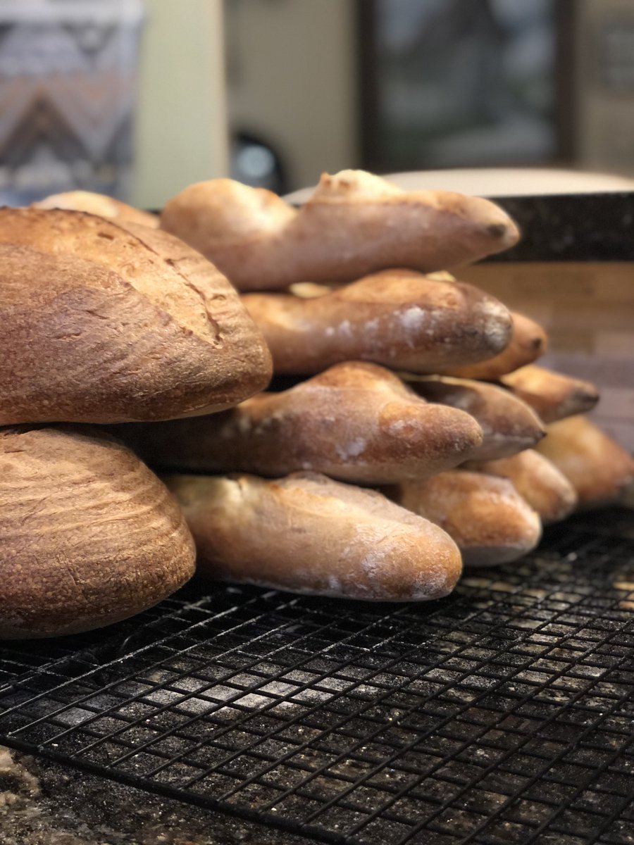 scootlaroo22's tweet photo. @traderstewie My last batch. Bad scoring on top most baguette resulted in bulbous result https://t.co/LjD7zuU0Xi
