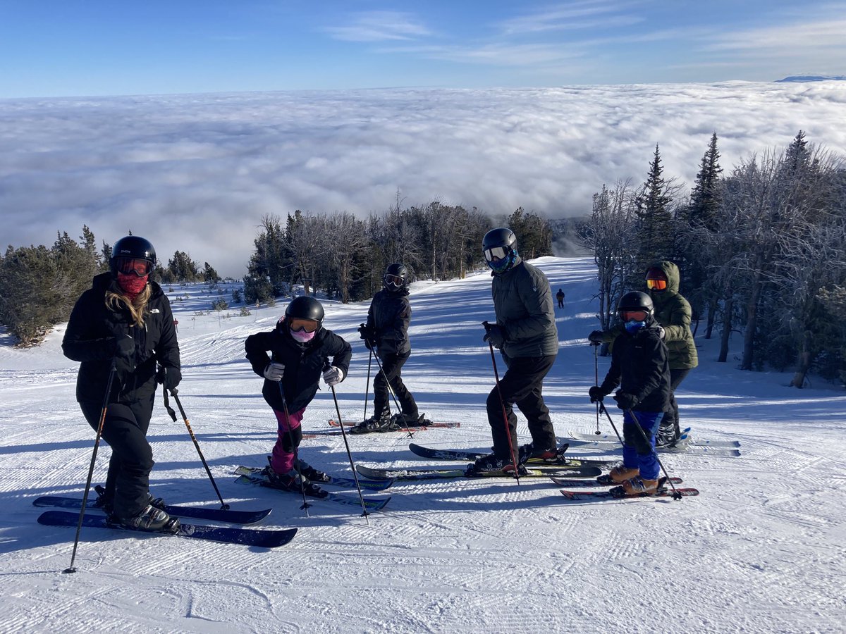 Midhorn55's tweet photo. Last day at Red Lodge ontoBig Sky for more skiing. #ineedadayoff https://t.co/7AoBtNR7Kq